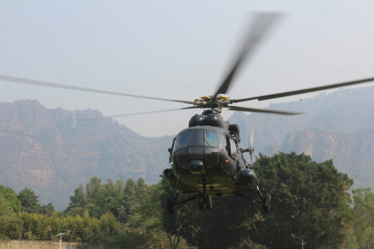 Helicóptero contra fuego